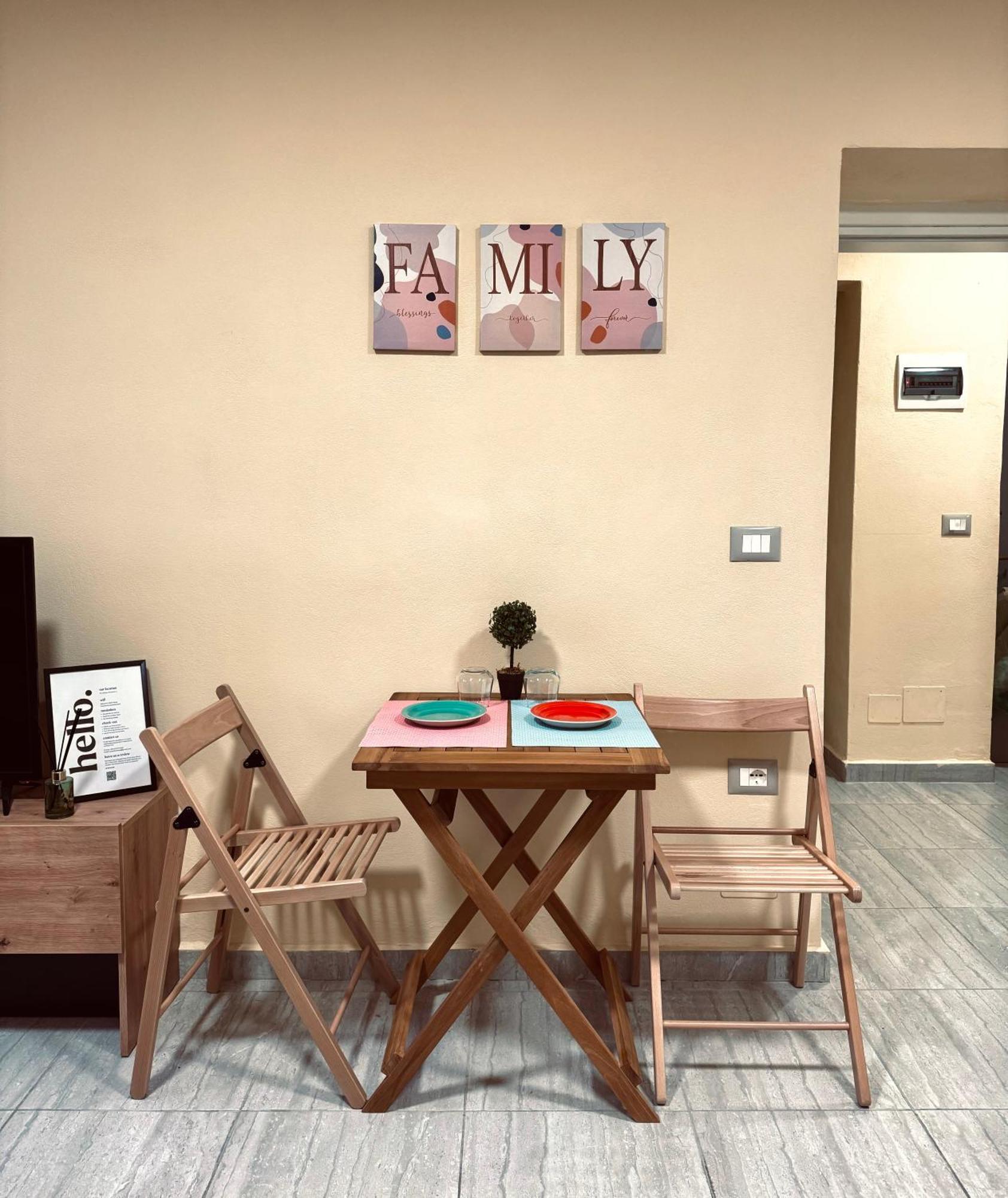Urban Apartment In Blloku Tirana Esterno foto